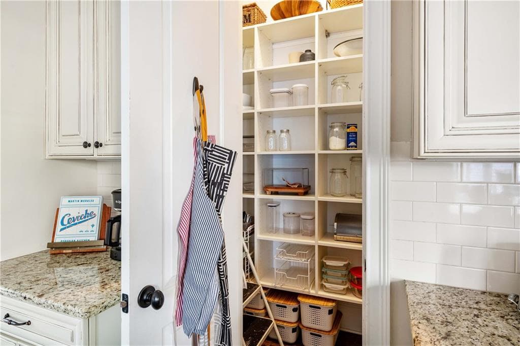 5 bedroom, 4 bathroom, 6,035 sq ft single family residence for rent at 582 Charles Ave, Atlanta, GA 30308 for $13,200 a month — photo 6