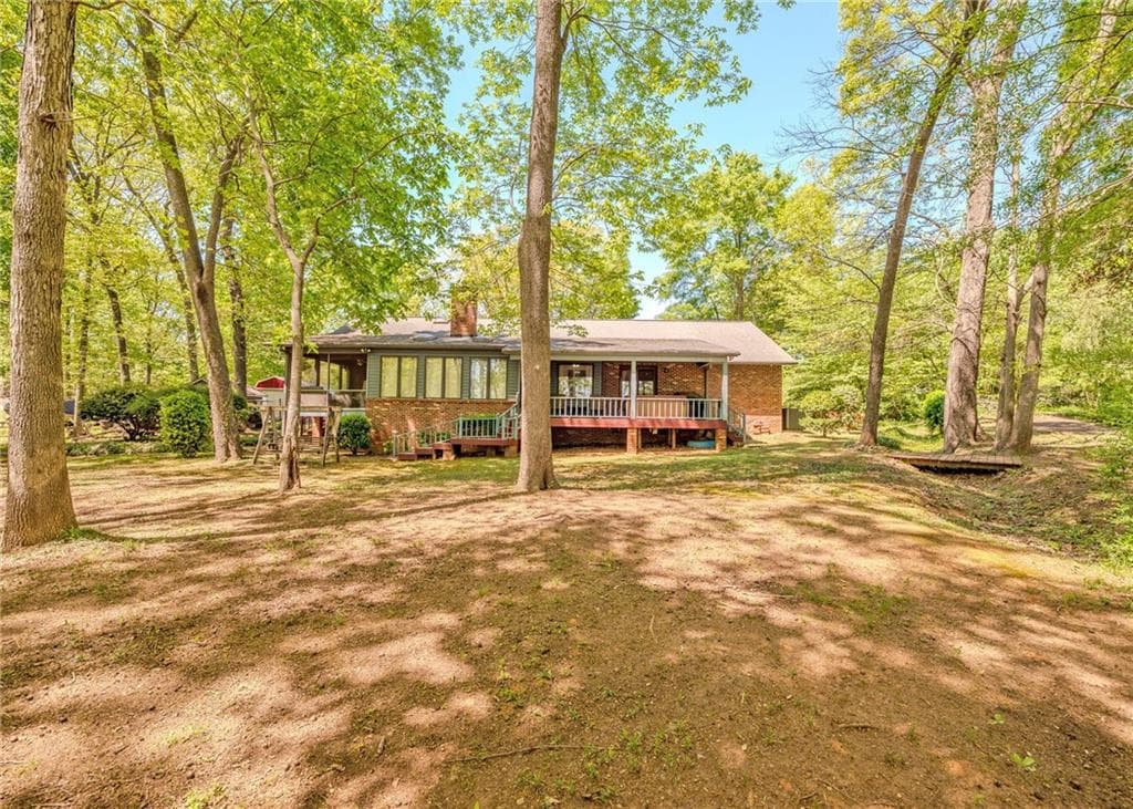 3 bedroom, 2 bathroom, 2,385 sq ft single family residence for sale at 7 Old Oak Trail, Hartwell, GA 30643 — photo 4