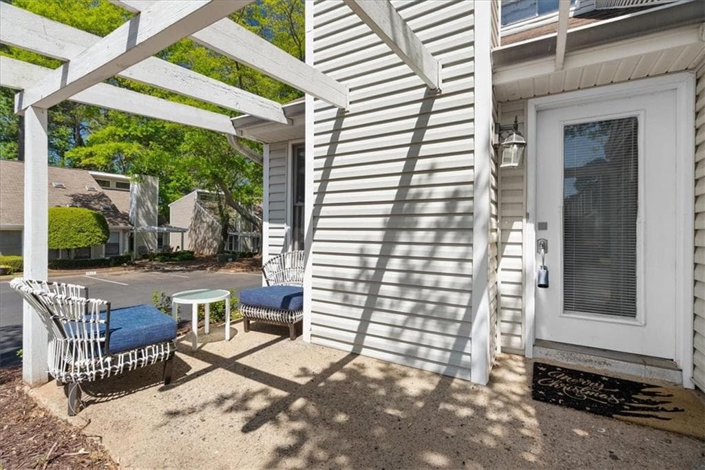 3 bedroom, 2 bathroom, 1,346 sq ft condominium for sale at 1543 Planters Ridge Lane, Alpharetta, GA 30004 — photo 4