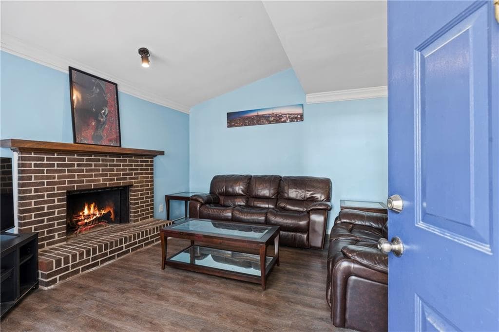 2 bedroom, 2 bathroom, 1,162 sq ft condominium for rent at 547 Picketts Bend Circle, Marietta, GA 30008 for $2,000 a month — photo 5