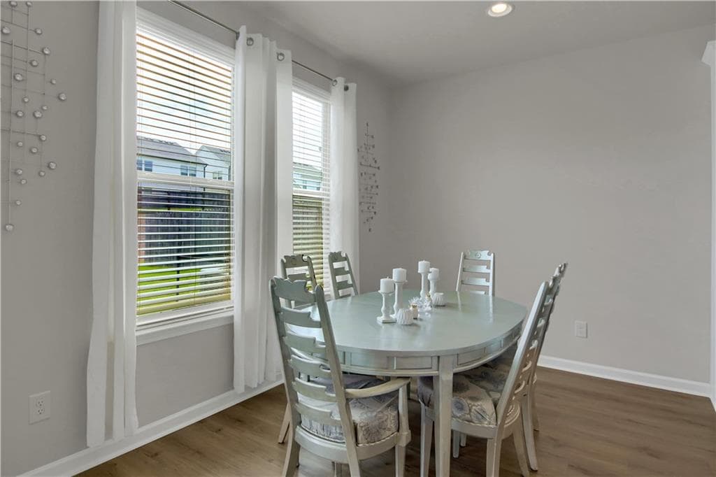 3 bedroom, 3 bathroom, 1,960 sq ft single family residence for sale at 2820 Aralynn Way, College Park, GA 30337 — photo 5
