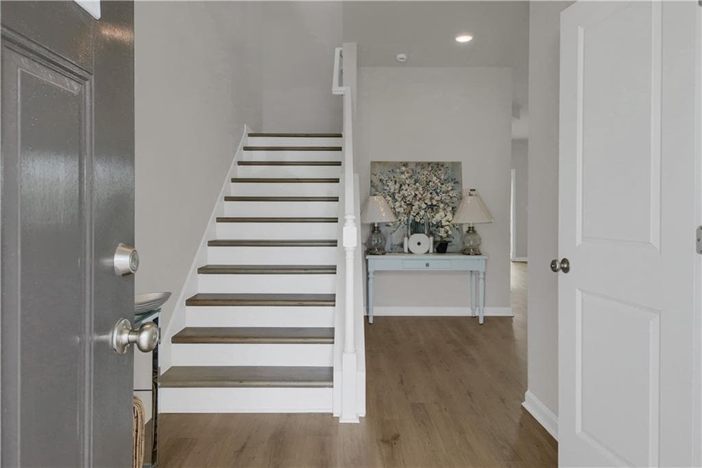3 bedroom, 3 bathroom, 1,960 sq ft single family residence for sale at 2820 Aralynn Way, College Park, GA 30337 — photo 2