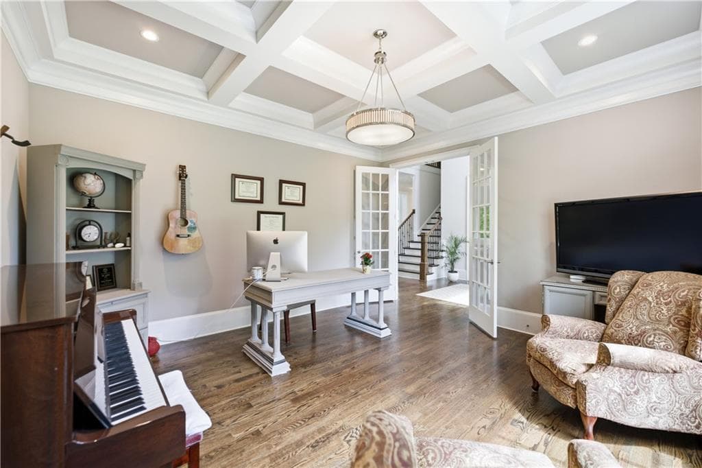 6 bedroom, 7 bathroom, 6,300 sq ft single family residence for sale at 9450 Prestwick Club Drive, Johns Creek, GA 30097 — photo 9