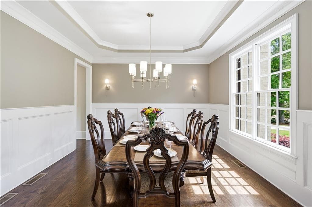 6 bedroom, 7 bathroom, 6,300 sq ft single family residence for sale at 9450 Prestwick Club Drive, Johns Creek, GA 30097 — photo 7