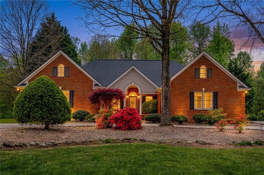 3 bedroom, 3 bathroom, 2,248 sq ft single family residence for sale at 6628 Windvane Point, Clermont, GA 30527