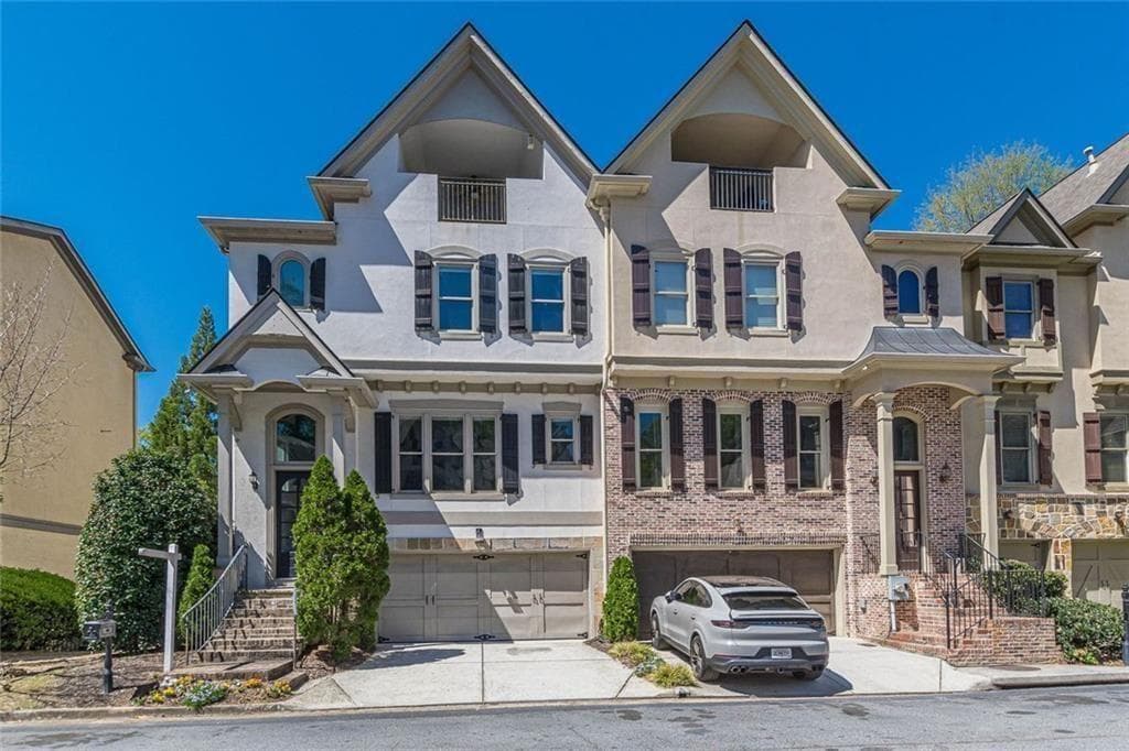 4 bedroom, 4 bathroom, 3,300 sq ft townhouse for sale at 1930 Saxon Valley Circle, Atlanta, GA 30319 — photo 2