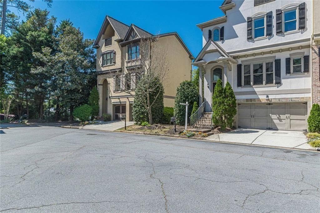 4 bedroom, 4 bathroom, 3,300 sq ft townhouse for sale at 1930 Saxon Valley Circle, Atlanta, GA 30319 — photo 5
