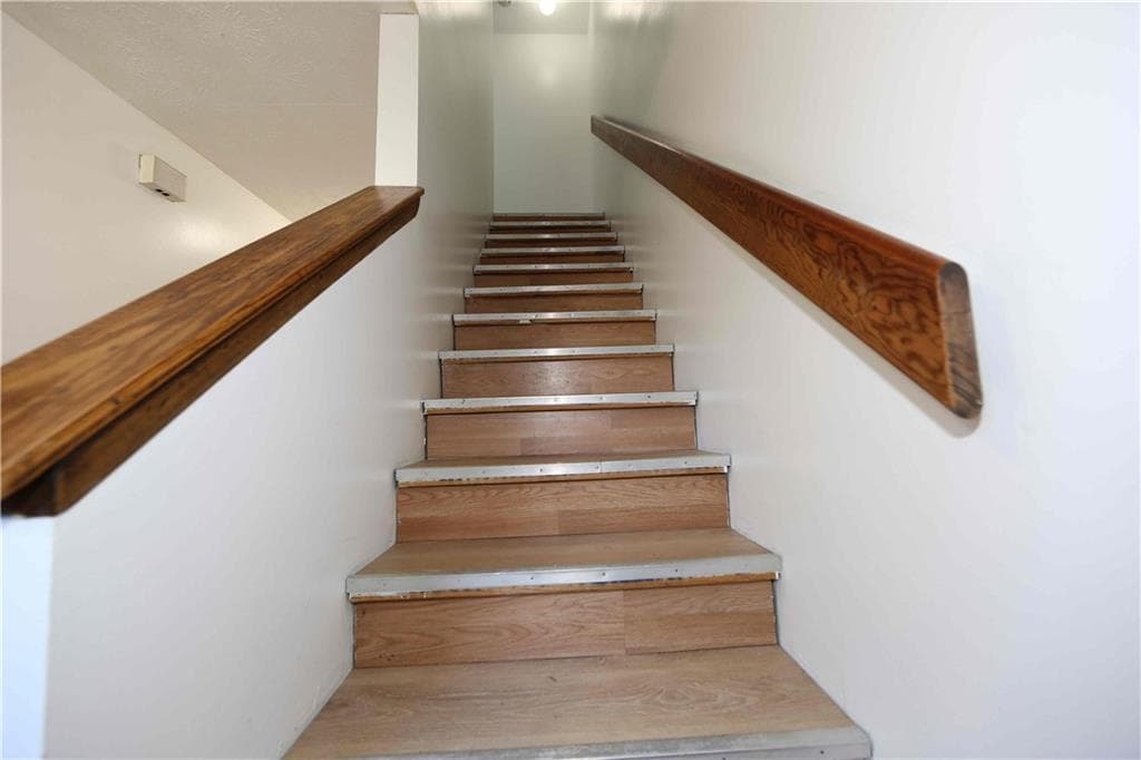 3 bedroom, 3 bathroom, 1,500 sq ft townhouse for sale at 260 Country Club Drive, Jonesboro, GA 30238 — photo 7