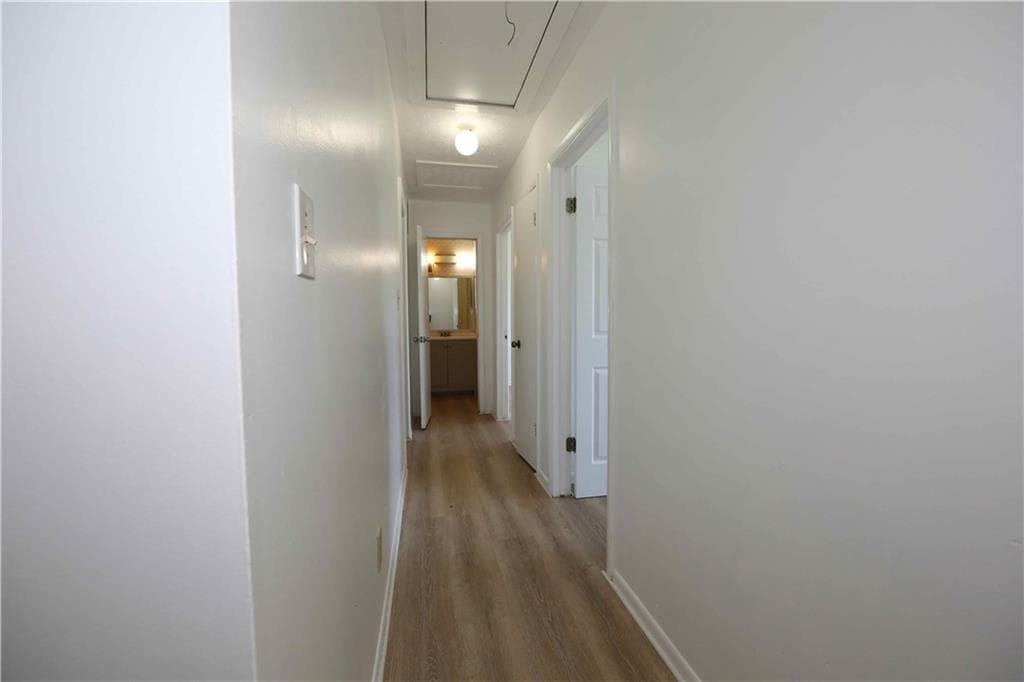 3 bedroom, 3 bathroom, 1,500 sq ft townhouse for sale at 260 Country Club Drive, Jonesboro, GA 30238 — photo 8