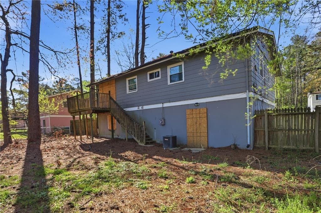 4 bedroom, 2 bathroom, 1,095 sq ft single family residence for sale at 6665 Hidden Brook Trail, Atlanta, GA 30349 — photo 4