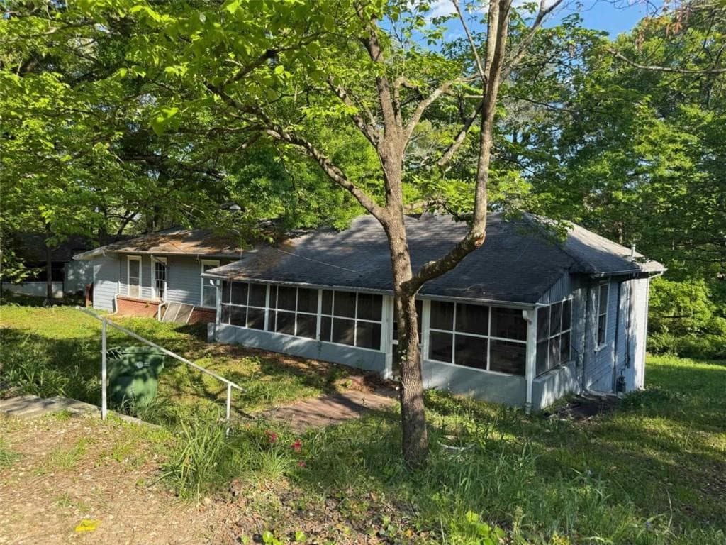 single family residence for sale at 2420 Claude Street, Atlanta, GA 30318 — photo 10