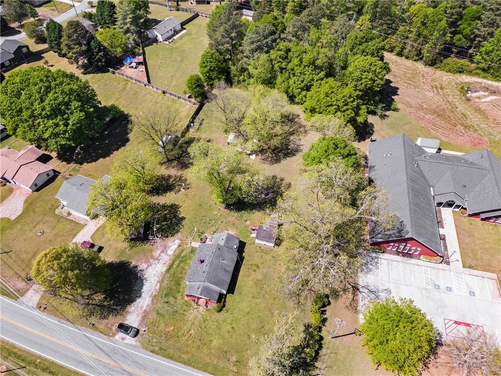 3 bedroom, 1 bathroom single family residence under contract at 603 Webb Gin House Road, Lawrenceville, GA 30045 — photo 5