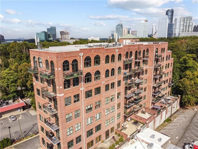 2 bedroom, 2 bathroom, 1,230 sq ft condominium for rent at 3235 Roswell Road 409, Atlanta, GA 30305 for $4,300 a month — photo 2