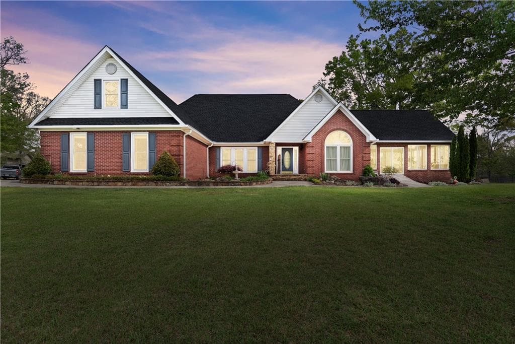 5 bedroom, 3 bathroom, 4,182 sq ft single family residence for sale at 4841 Cobb Griffin, Gillsville, GA 30543 — photo 2