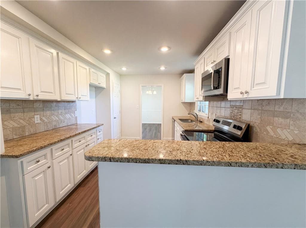 4 bedroom, 3 bathroom, 2,283 sq ft single family residence under contract at 4055 Tecumseh Trail, Conley, GA 30288 — photo 9