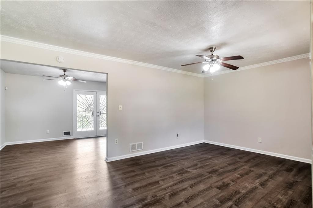 3 bedroom, 2 bathroom, 1,388 sq ft single family residence under contract at 2912 Knollview Drive, Decatur, GA 30034 — photo 3