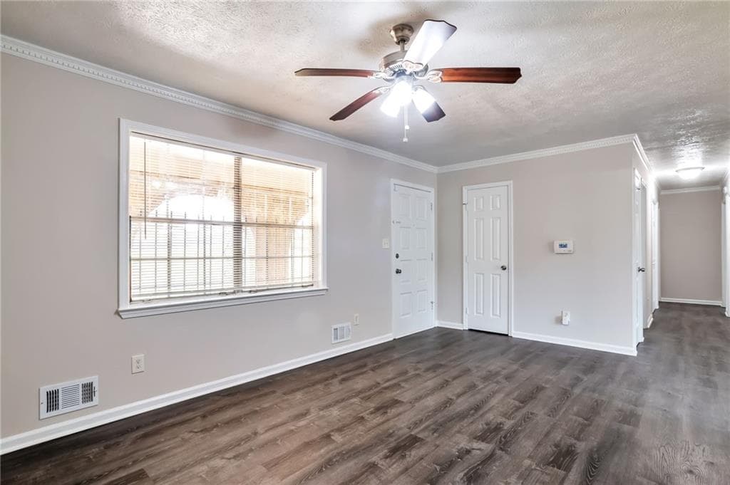 3 bedroom, 2 bathroom, 1,388 sq ft single family residence under contract at 2912 Knollview Drive, Decatur, GA 30034 — photo 4