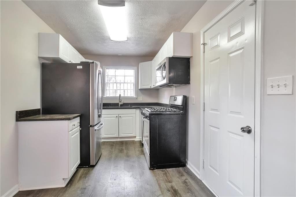 3 bedroom, 2 bathroom, 1,388 sq ft single family residence under contract at 2912 Knollview Drive, Decatur, GA 30034 — photo 7