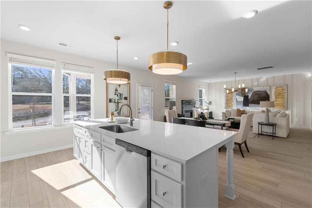 4 bedroom, 3 bathroom, 2,473 sq ft single family residence under contract at 315 Abbotts Crossing Circle, Conyers, GA 30094 — photo 6