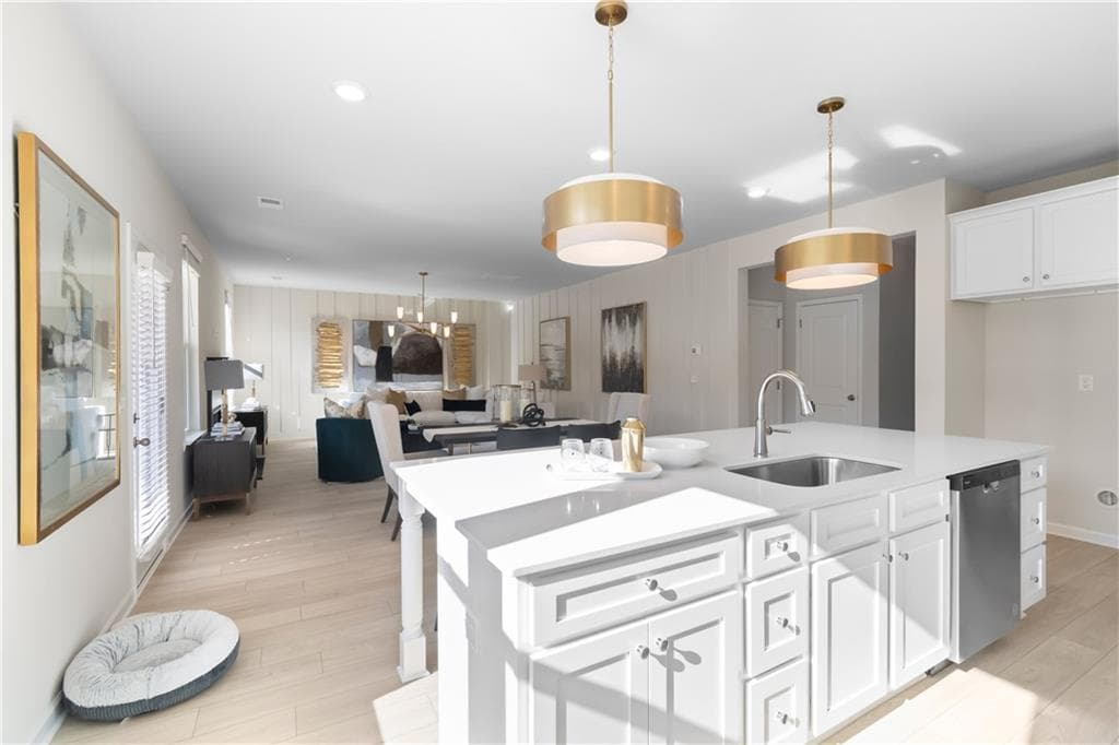 4 bedroom, 3 bathroom, 2,473 sq ft single family residence under contract at 315 Abbotts Crossing Circle, Conyers, GA 30094 — photo 7