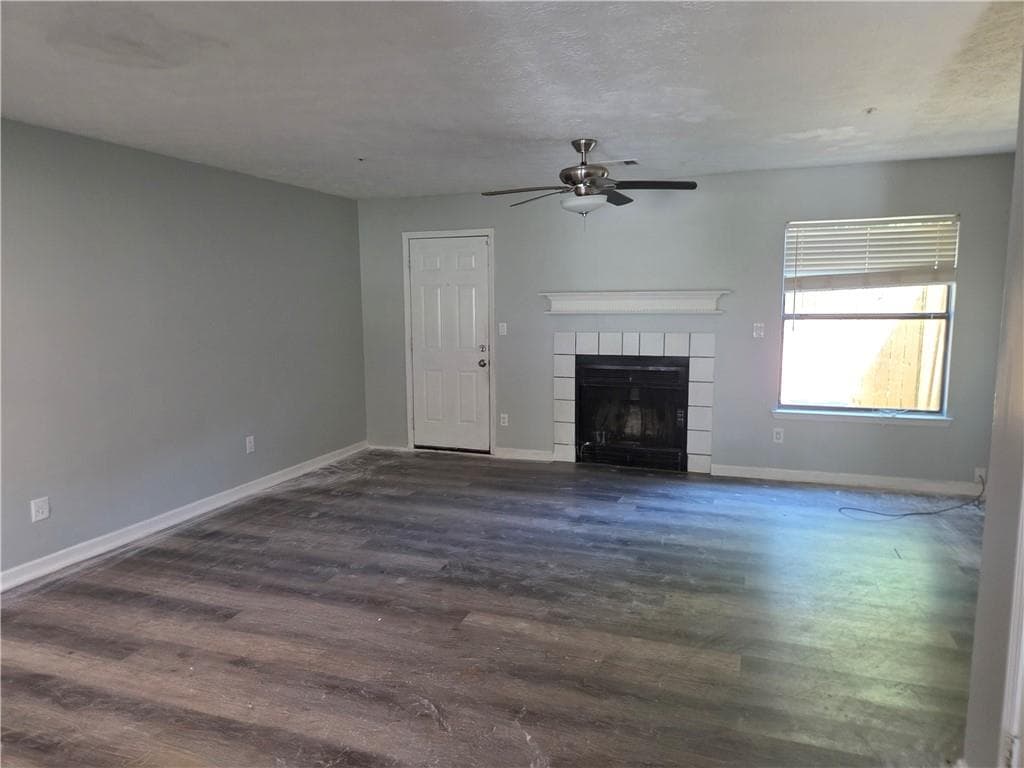 2 bedroom, 3 bathroom, 1,240 sq ft townhouse for sale at 5841 Trent Walk Drive, Lithonia, GA 30038 — photo 3