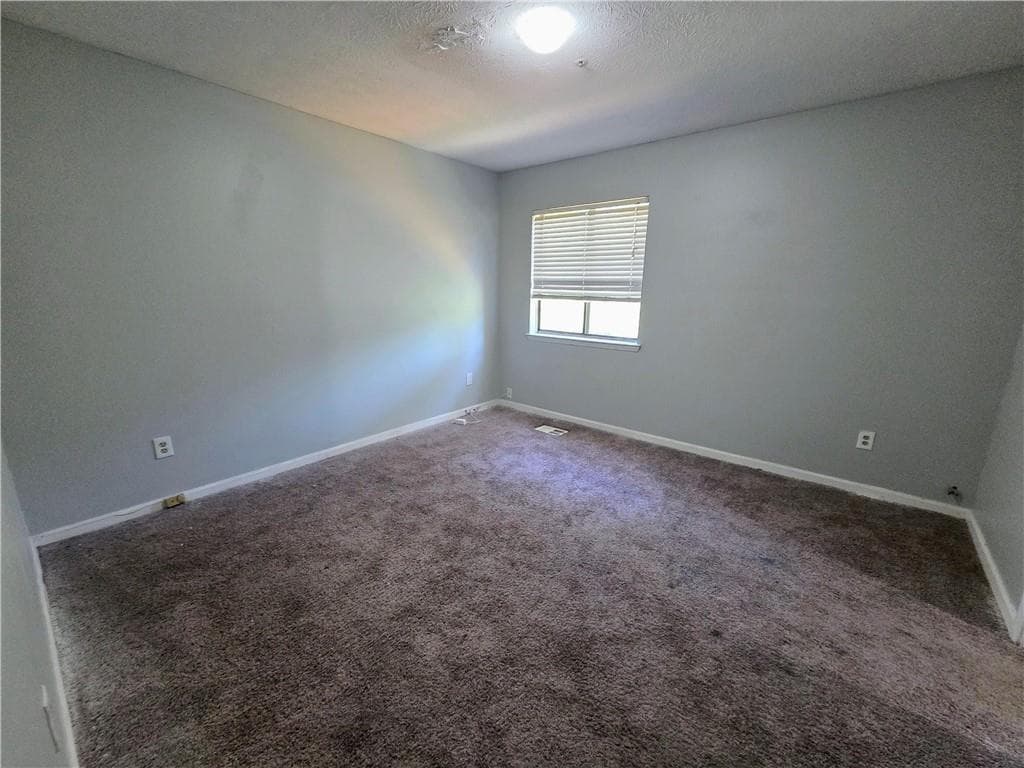2 bedroom, 3 bathroom, 1,240 sq ft townhouse for sale at 5841 Trent Walk Drive, Lithonia, GA 30038 — photo 7