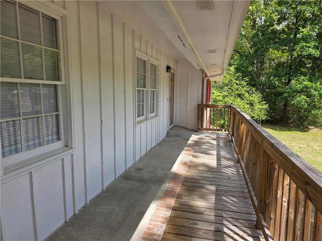 4 bedroom, 2 bathroom, 3,261 sq ft single family residence for sale at 7016 Skyline Drive, Lithia Springs, GA 30122 — photo 7