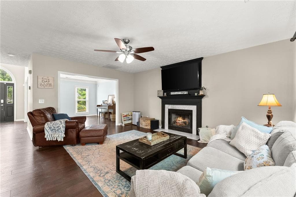 5 bedroom, 4 bathroom, 4,018 sq ft single family residence for sale at 1165 Evergreen Oak Way, Dacula, GA 30019 — photo 6