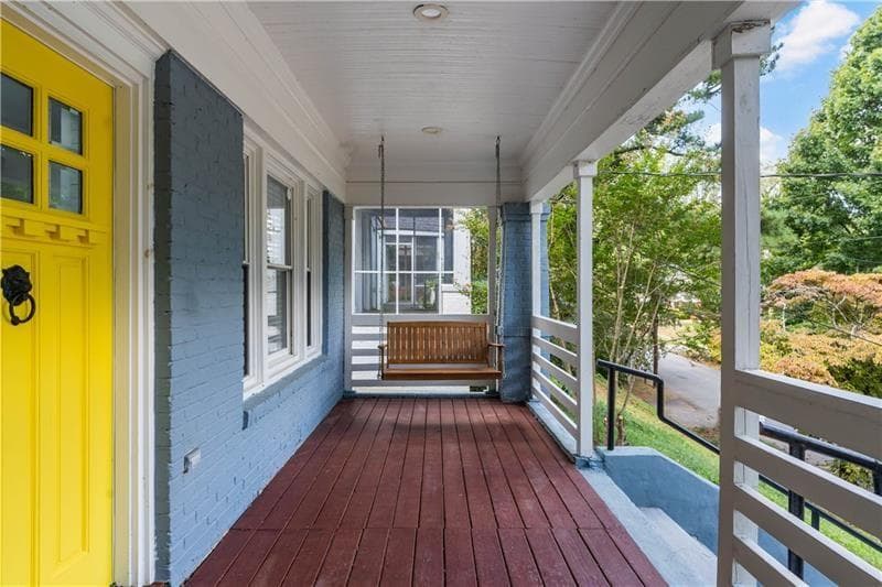 3 bedroom, 2 bathroom, 1,710 sq ft single family residence for sale at 954 Byron Drive, Atlanta, GA 30310 — photo 2