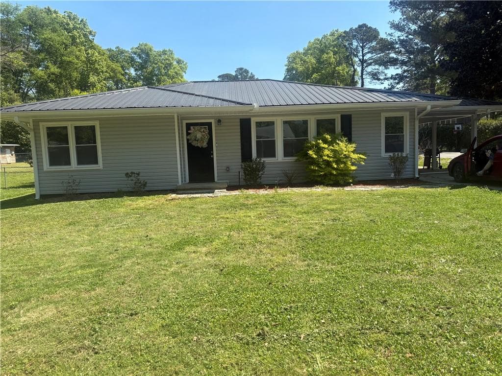 3 bedroom, 2 bathroom, 1,258 sq ft single family residence sold at 210 Chestnut Street, Cedartown, GA 30125