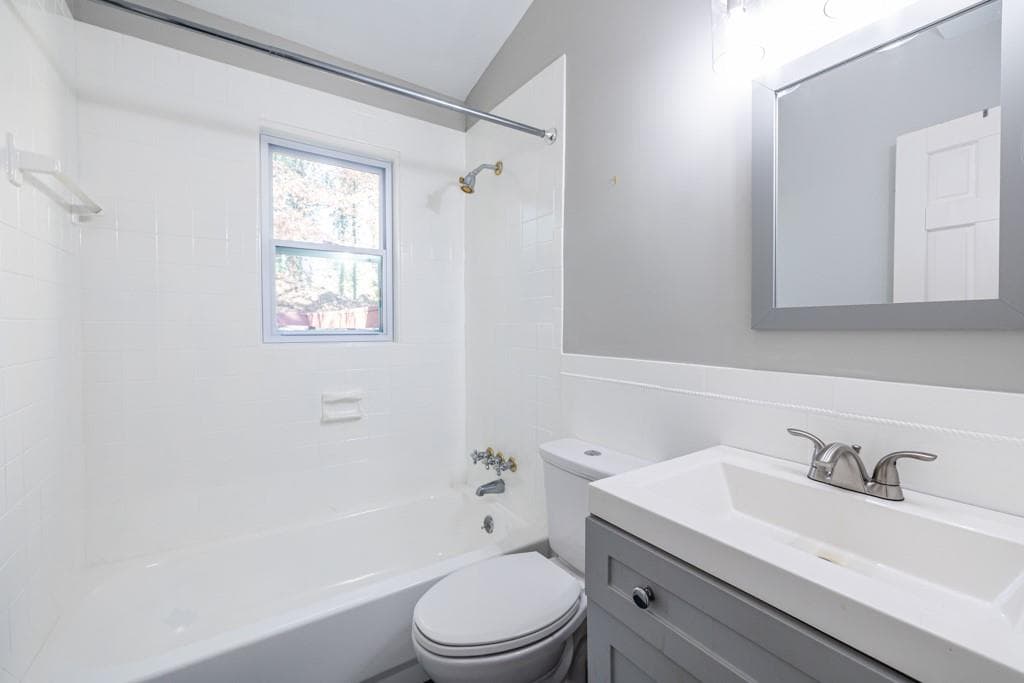 2 bedroom, 1 bathroom, 750 sq ft duplex for rent at 1570 Spring Lane B, Atlanta, GA 30314 for $1,300 a month — photo 9