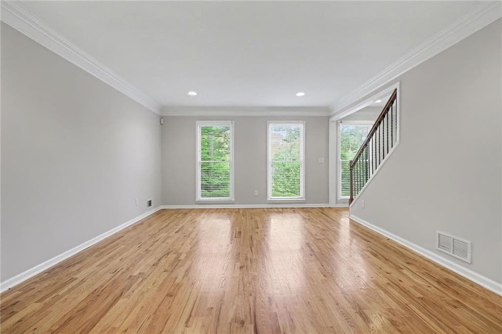 5 bedroom, 4 bathroom, 3,309 sq ft single family residence for sale at 205 Marsh Glen Point, Atlanta, GA 30328 — photo 6