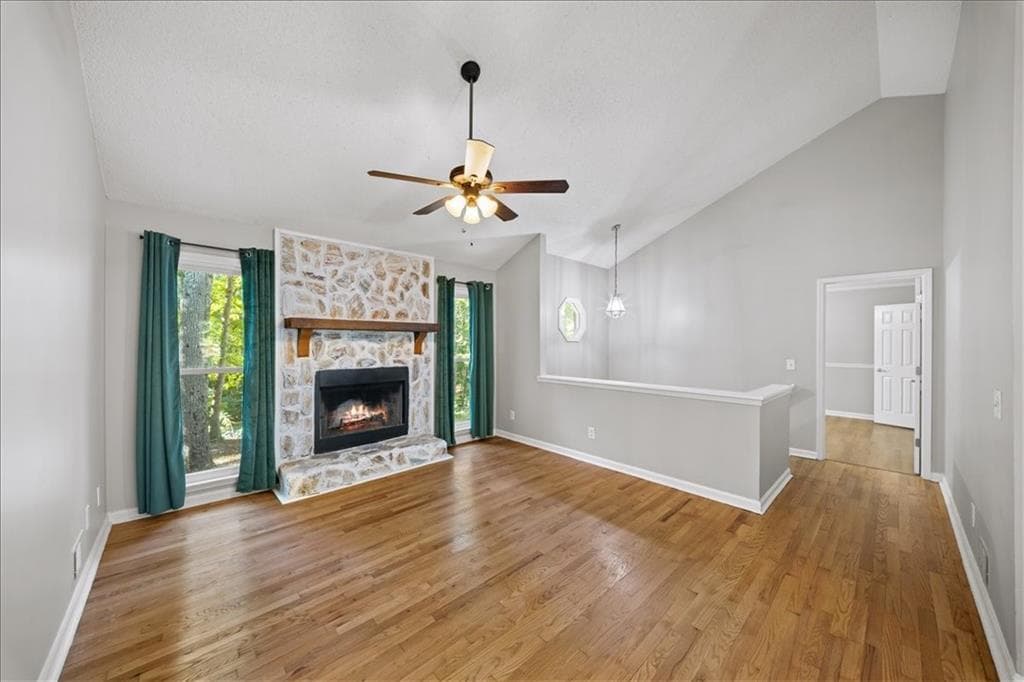 4 bedroom, 3 bathroom, 1,714 sq ft single family residence for sale at 1528 Oakleaf Drive, Auburn, GA 30011 — photo 4