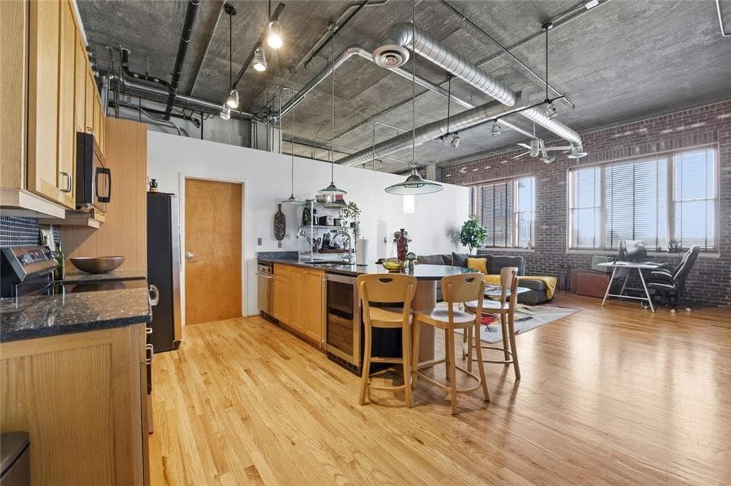 1 bedroom, 1 bathroom, 980 sq ft condominium for sale at 3235 Roswell Road 702, Atlanta, GA 30305 — photo 10