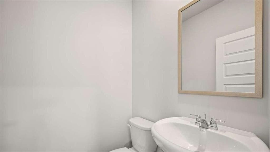 4 bedroom, 3 bathroom, 1,976 sq ft single family residence for sale at 109 Oakchase Park Lane, Hampton, GA 30228 — photo 3