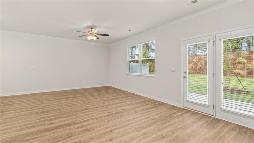 3 bedroom, 3 bathroom, 1,947 sq ft townhouse for sale at 430 Silver Moon Drive, Loganville, GA 30052 — photo 7