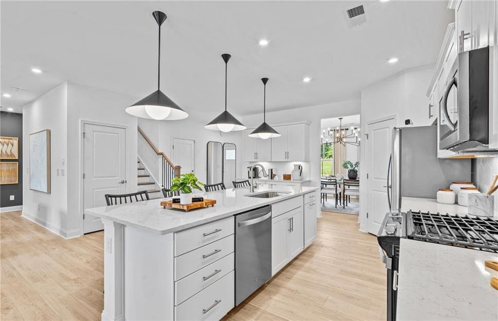 4 bedroom, 3 bathroom, 2,956 sq ft single family residence under contract at 6085 Marigold Way, Atlanta, GA 30349 — photo 2
