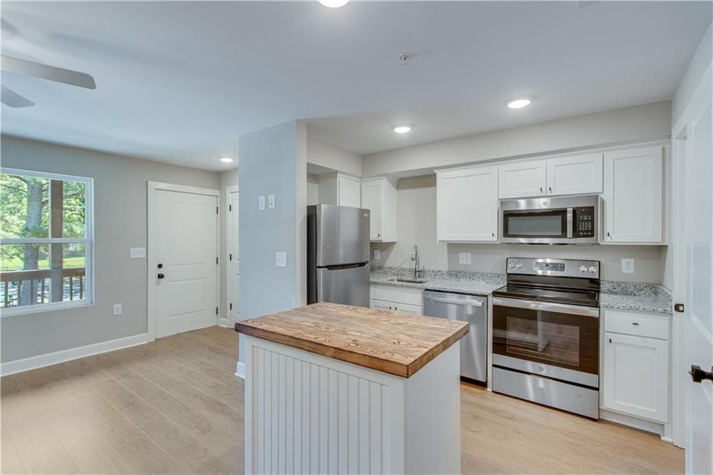 1 bedroom, 1 bathroom, 469 sq ft apartment for rent at 710 Jesse Jewell Parkways 204 STUDIO, Gainesville, GA 30501 for $1,150 a month — photo 6