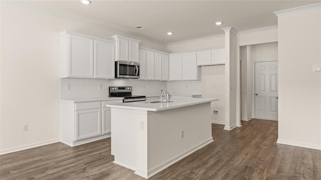 3 bedroom, 3 bathroom, 1,947 sq ft townhouse for sale at 440 Silver Moon Drive, Loganville, GA 30052 — photo 5