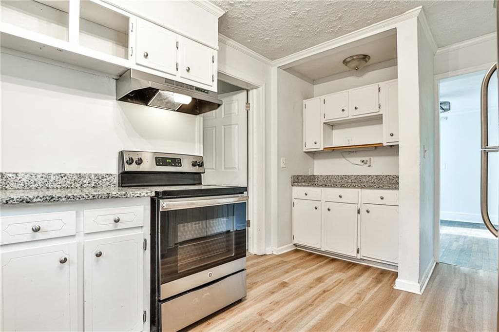 3 bedroom, 3 bathroom, 1,897 sq ft single family residence for sale at 3537 W Hill Street, Clarkston, GA 30021 — photo 7