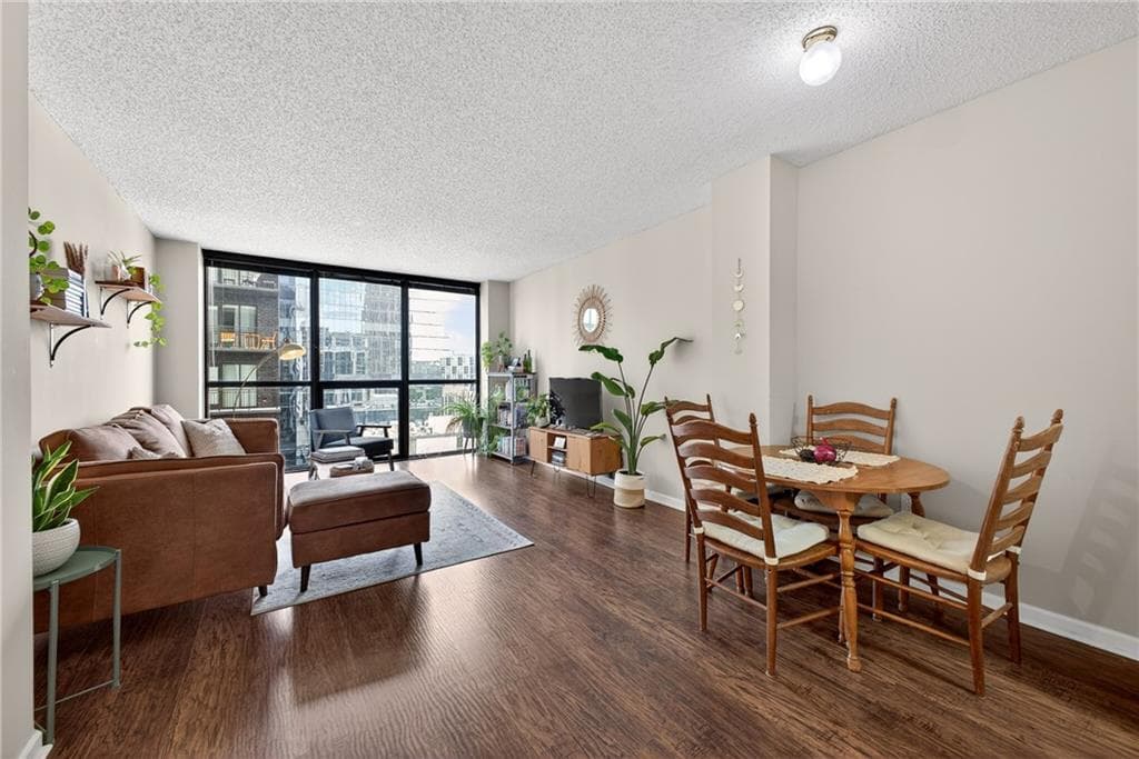 1 bedroom, 1 bathroom, 625 sq ft condominium for sale at 1280 W Peachtree Street 2502, Atlanta, GA 30309 — photo 4
