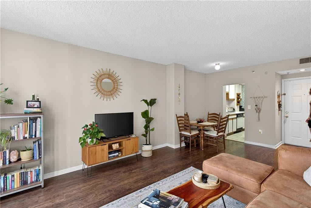 1 bedroom, 1 bathroom, 625 sq ft condominium for sale at 1280 W Peachtree Street 2502, Atlanta, GA 30309 — photo 7