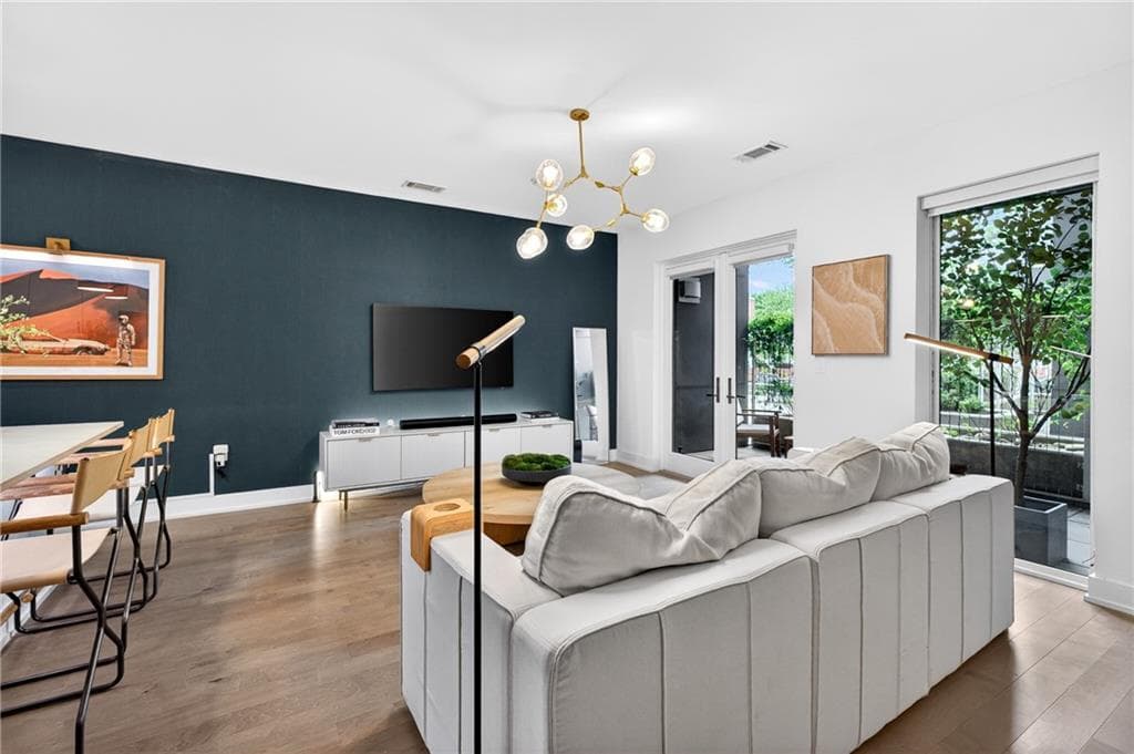 2 bedroom, 2 bathroom, 1,224 sq ft condominium for sale at 775 Juniper Street 220, Atlanta, GA 30308 — photo 5
