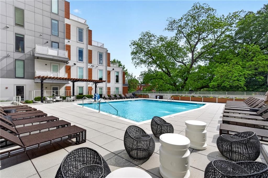 2 bedroom, 2 bathroom, 1,224 sq ft condominium for sale at 775 Juniper Street 220, Atlanta, GA 30308 — photo 1 of 76