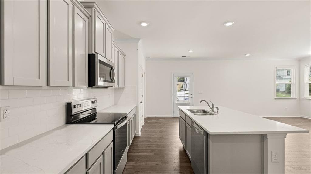 3 bedroom, 3 bathroom, 1,951 sq ft townhouse for sale at 520 Silver Moon Drive, Loganville, GA 30052 — photo 7