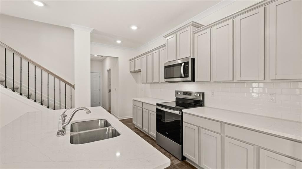 3 bedroom, 3 bathroom, 1,951 sq ft townhouse for sale at 522 Silver Moon Drive, Loganville, GA 30052 — photo 4