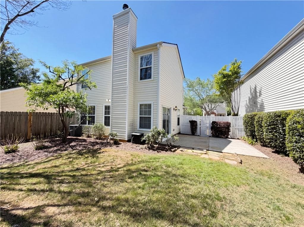 3 bedroom, 3 bathroom, 2,064 sq ft single family residence for sale at 13331 Harpley Court, Alpharetta, GA 30004 — photo 5