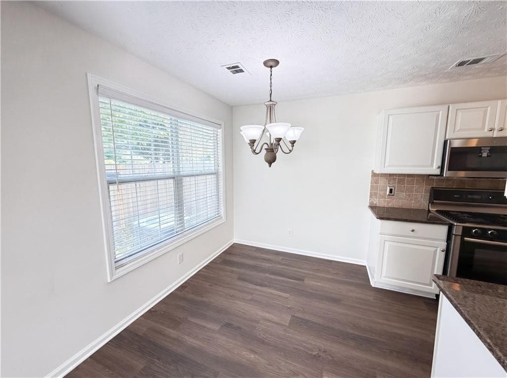 3 bedroom, 3 bathroom, 2,064 sq ft single family residence for sale at 13331 Harpley Court, Alpharetta, GA 30004 — photo 7