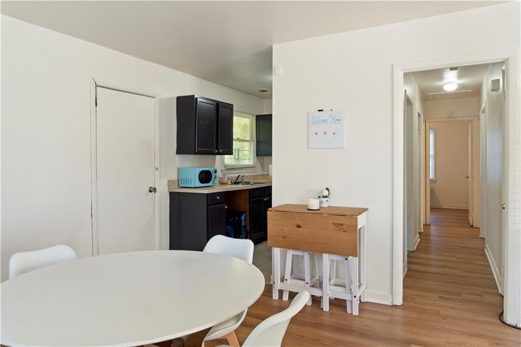 3 bedroom, 1 bathroom, 925 sq ft single family residence for sale at 381 Lincoln Street, Atlanta, GA 30315 — photo 4