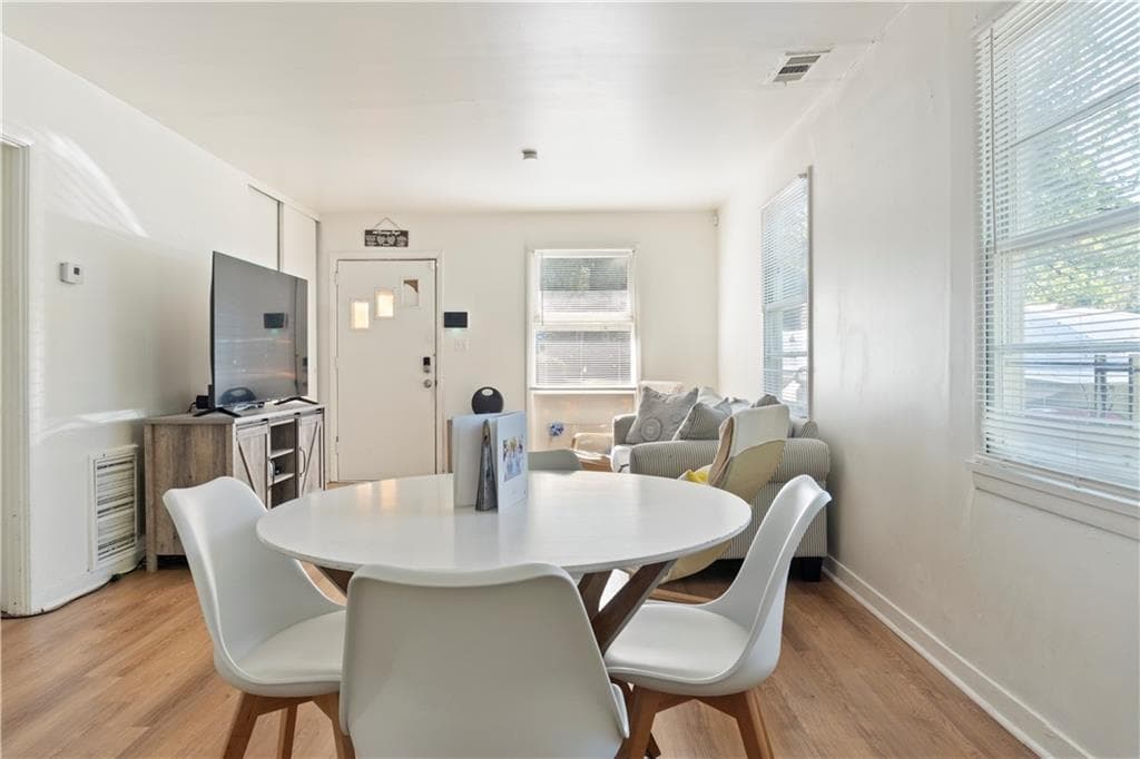 3 bedroom, 1 bathroom, 925 sq ft single family residence for sale at 381 Lincoln Street, Atlanta, GA 30315 — photo 5